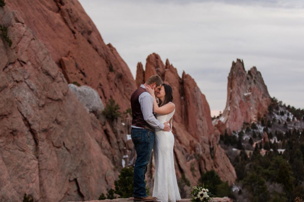 elopement couple at cathedral spires