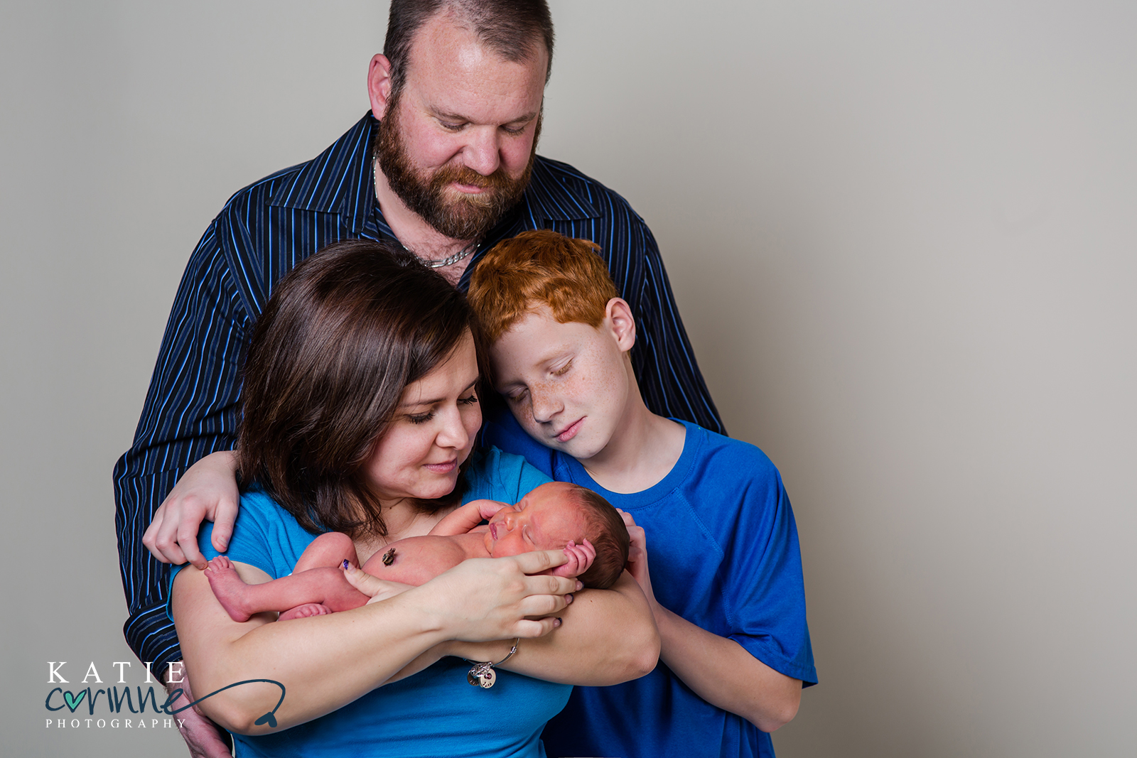 siblings with baby, sibling family portrait, baby sibling portrait, baby siblings photo, big brother baby photos, big brother with newborn baby