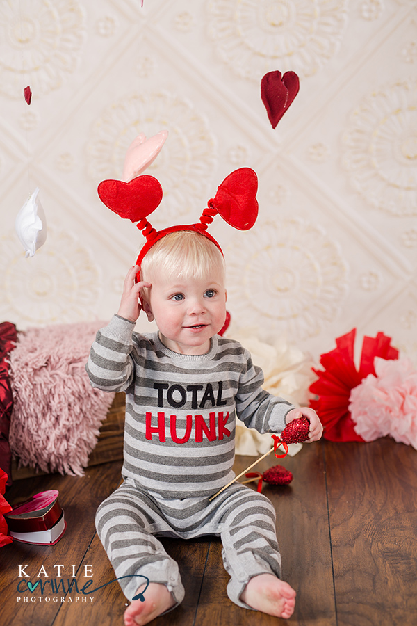be mine valentine, valentines day, mini sessions, vday, hearts, cutie, toddler