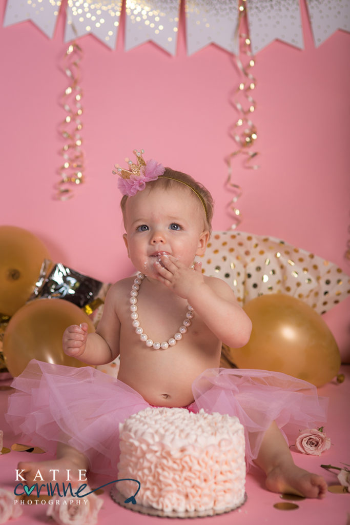 Fun Birthday Portraits, Fun Baby Portraits, Fun Cake Smash Photographer