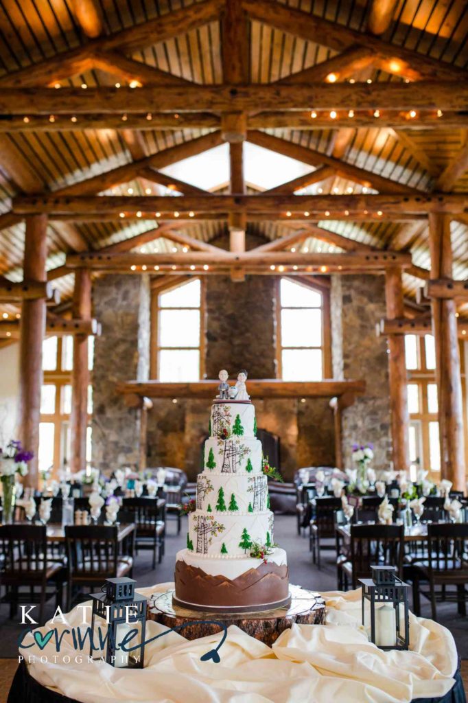 Timber Ridge Keystone Wedding Cake