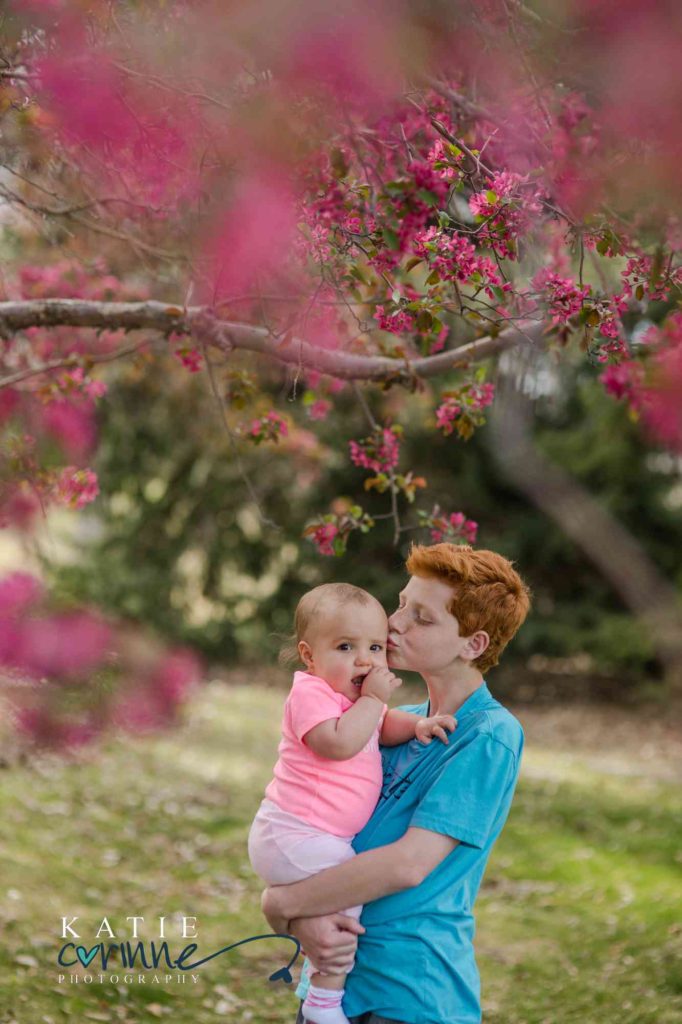 siblings at Colorado Cherry Blossom Family Session