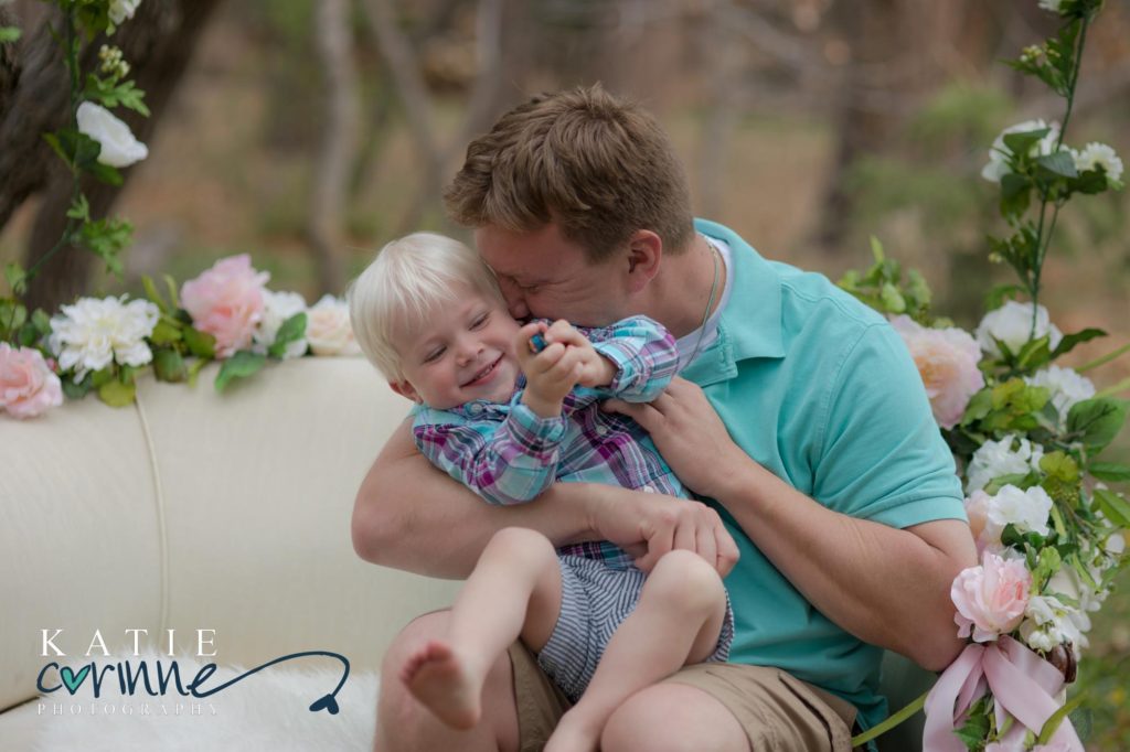 Mommy and Me Sessions in Colorado Springs with Dad by Katie Corinne
