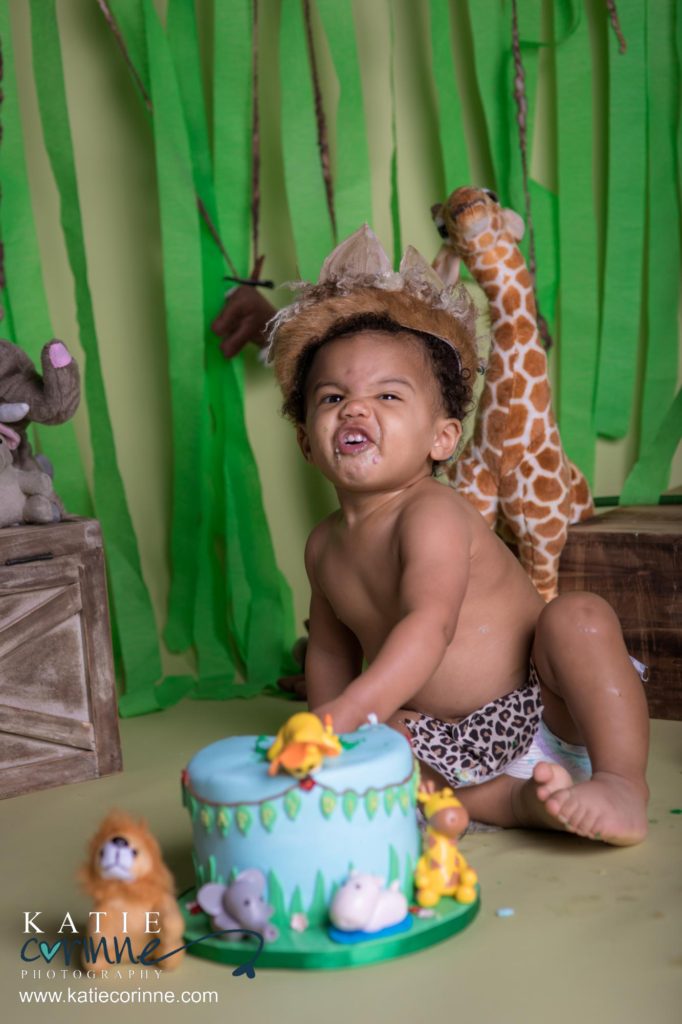 1 year old cake smash photoshoot