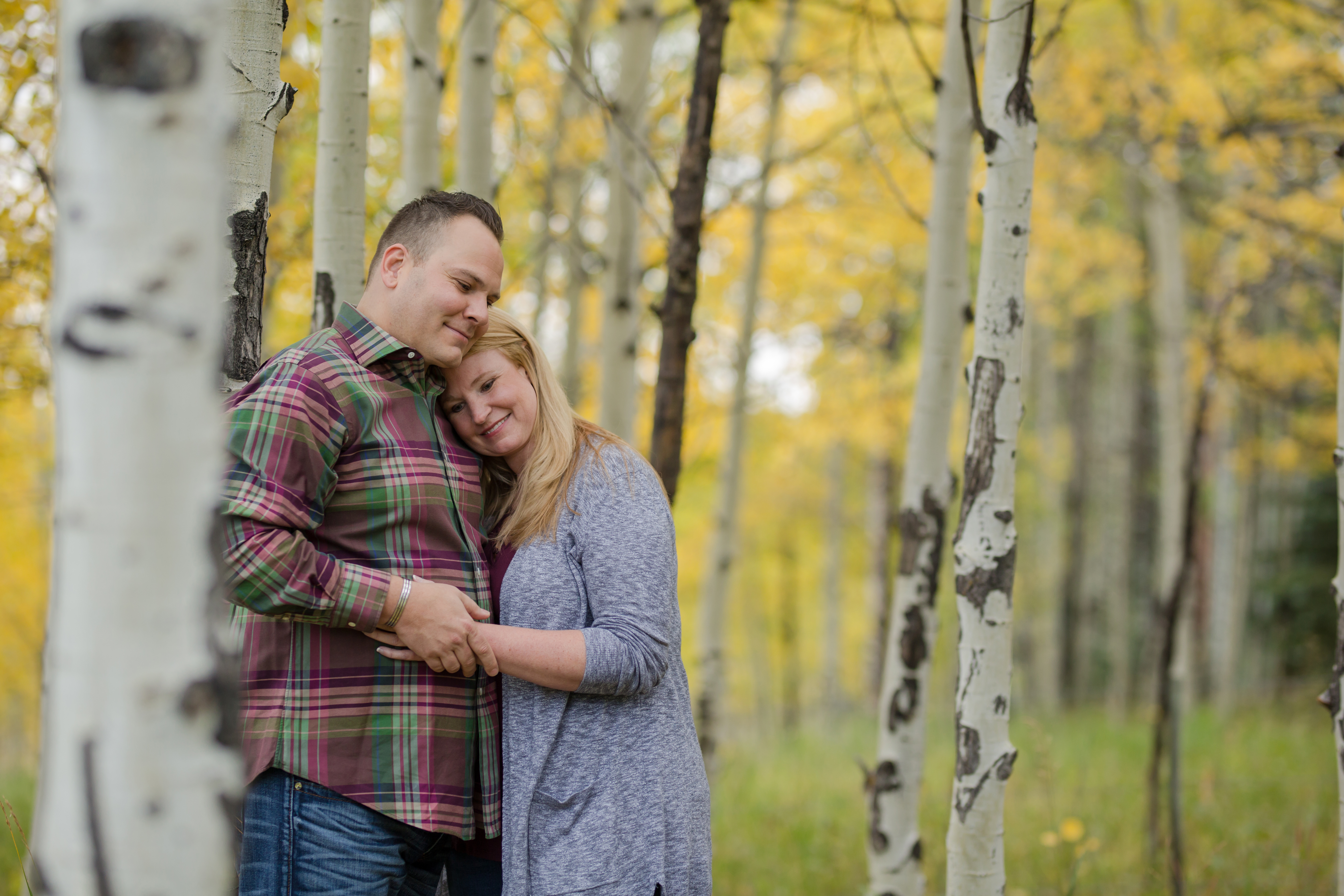 Fall engagement photos with color