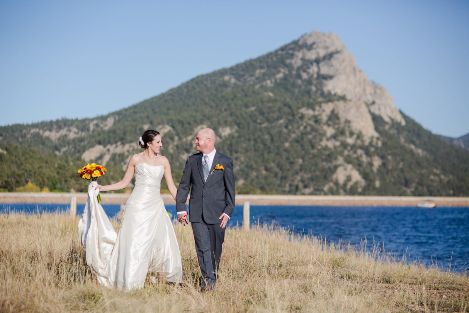 bride and groom mountain and lake estes park