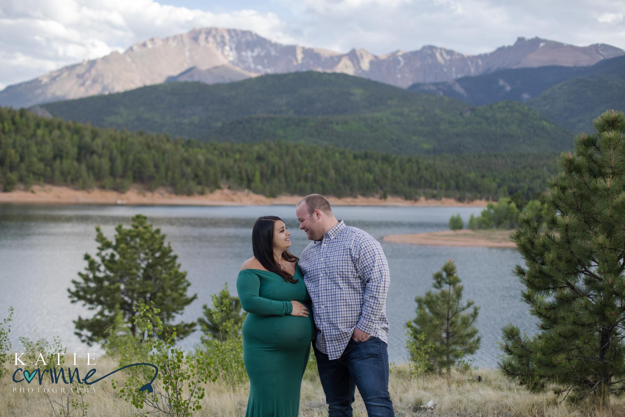 Expecting couple at Crystal reservoir in Colorado