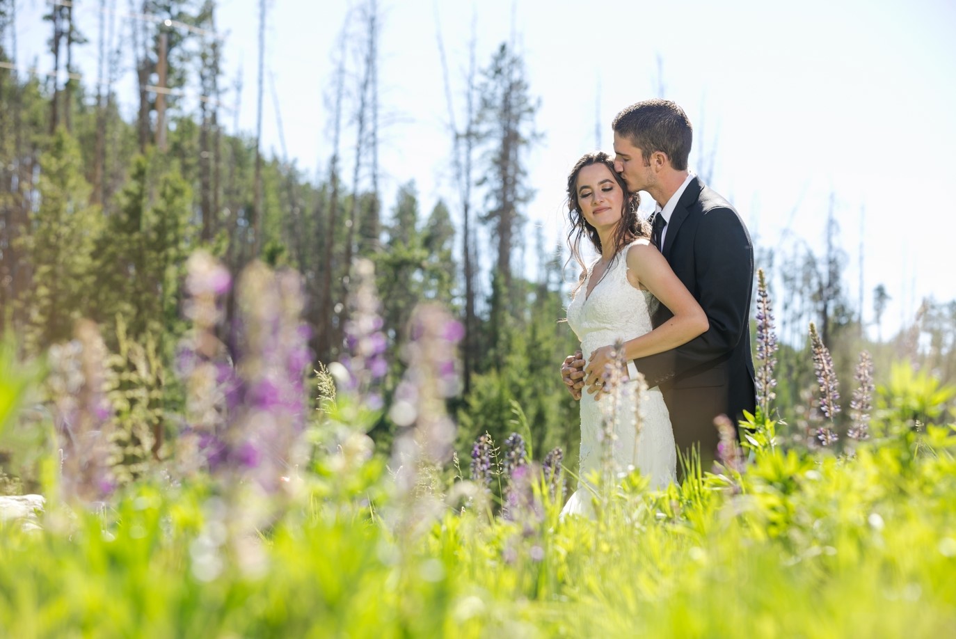 Grand Lake wedding couple in RMNP