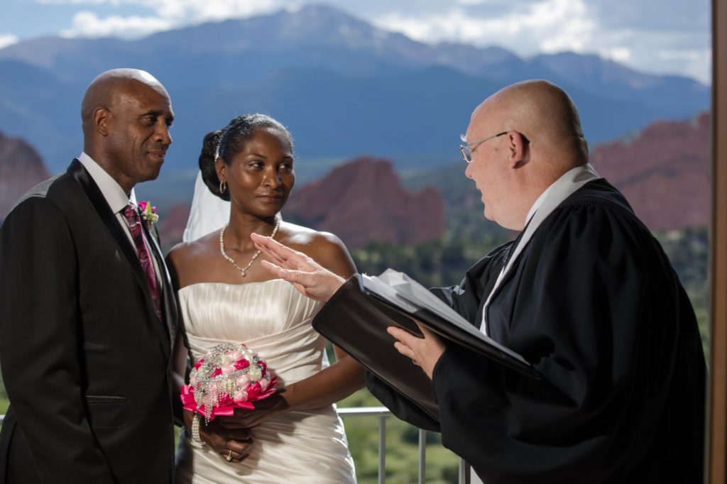 Couple elopes in Colorado with officiant