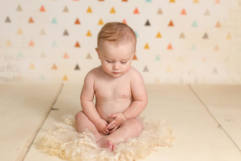 Colorado baby sits for family photographer