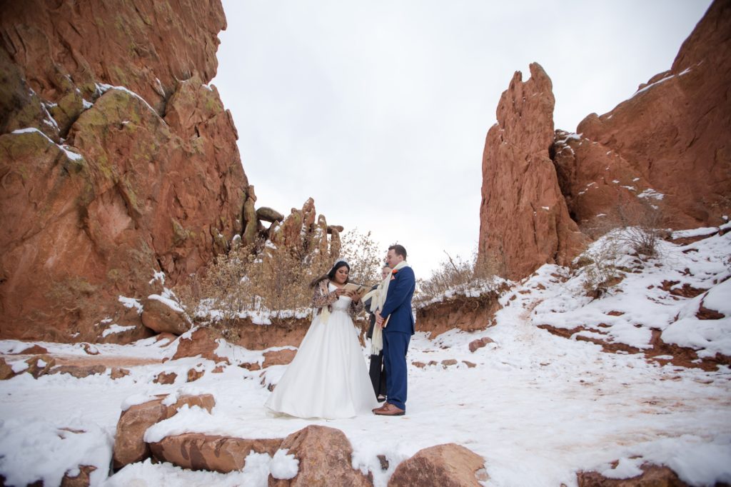 bride and groom elope in Colorado