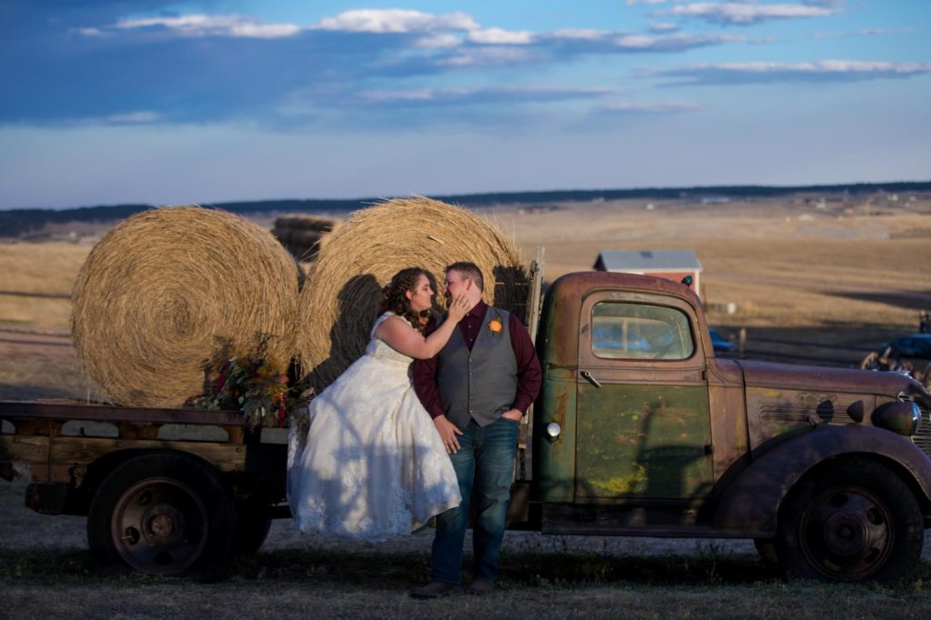 Colorado Springs couple at country wedding