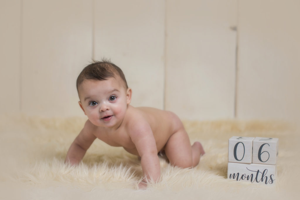 Colorado baby poses for children's photographer