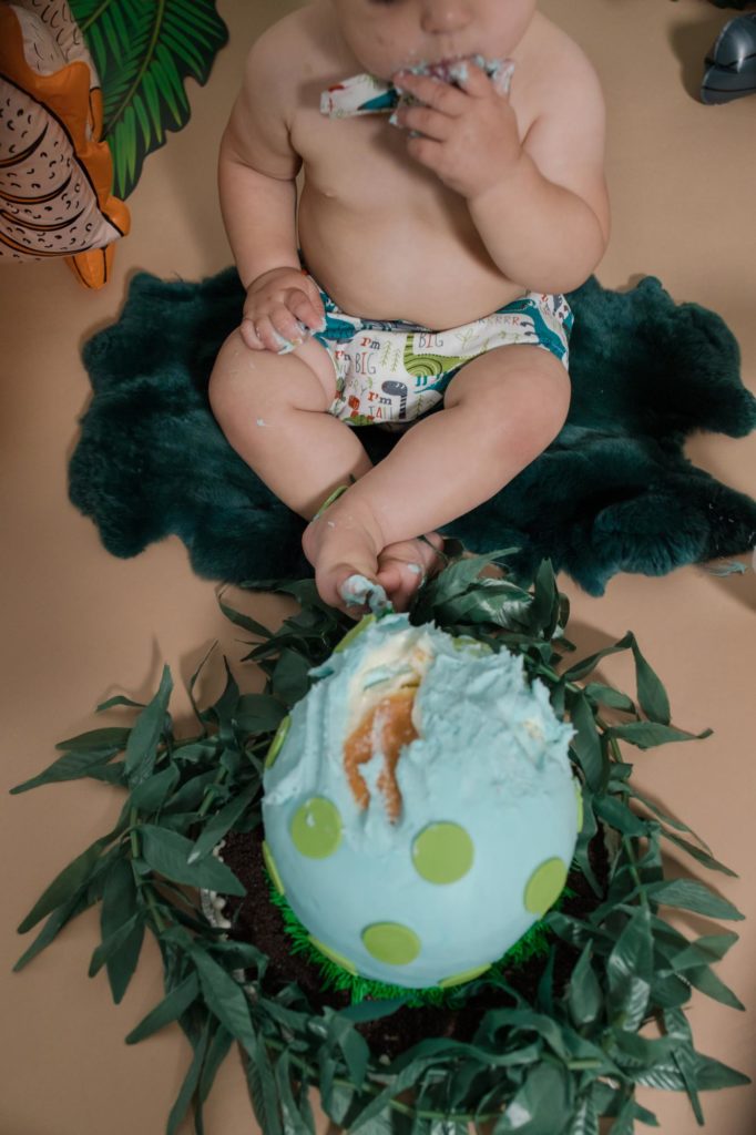 Colorado baby poses for baby photographer
