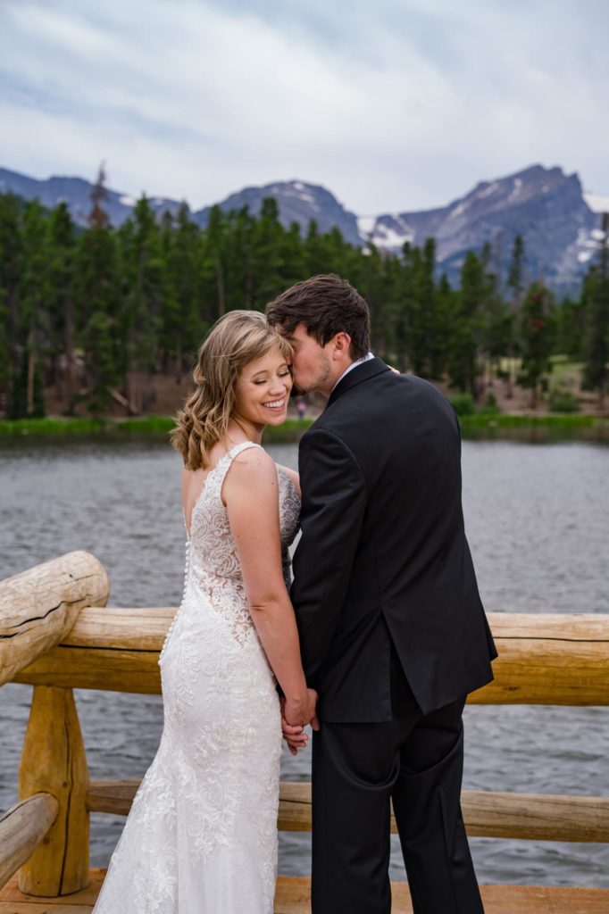 Colorado couple elopes in mountains