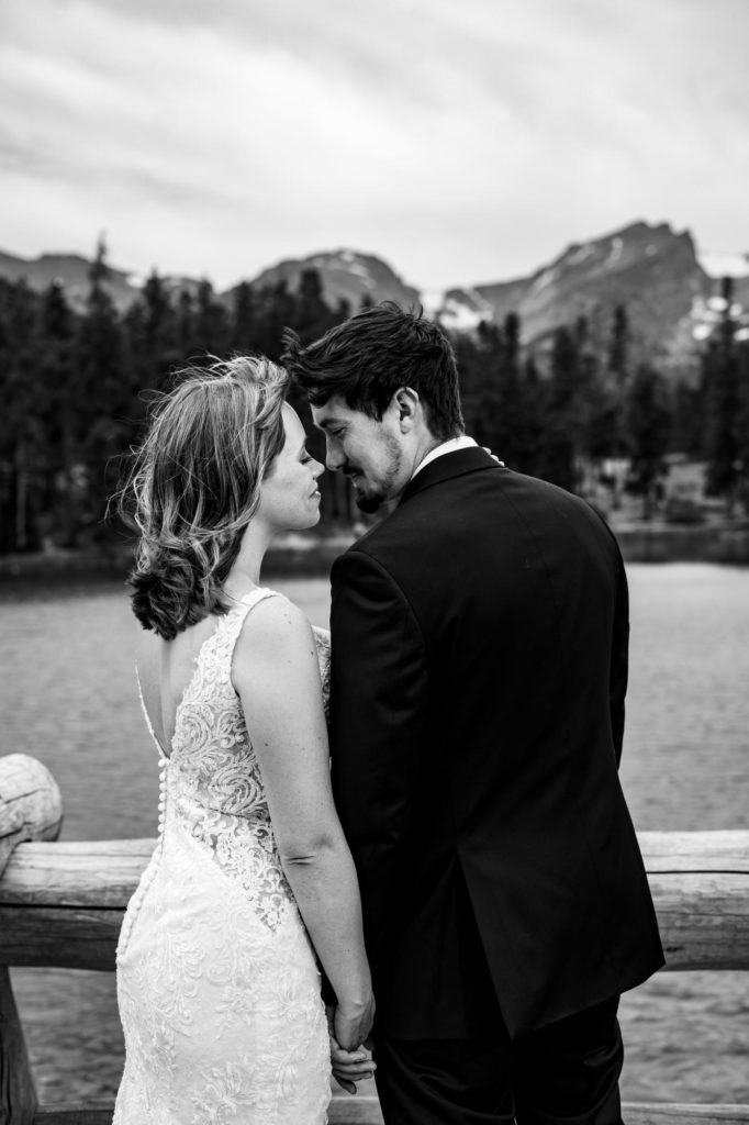 Colorado couple elopes on mountain lake
