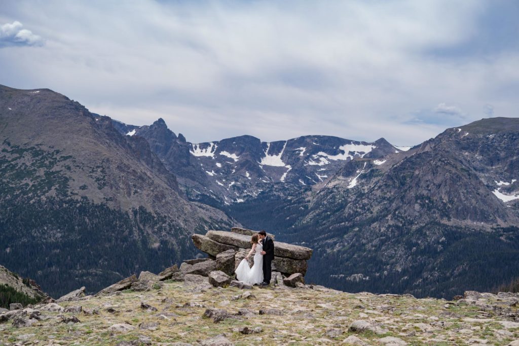 bride and groom elope in Rocky mountains