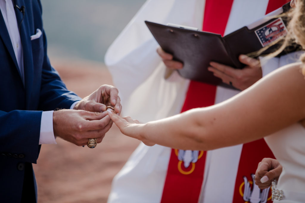 Colorado couple exchange rings at elopement