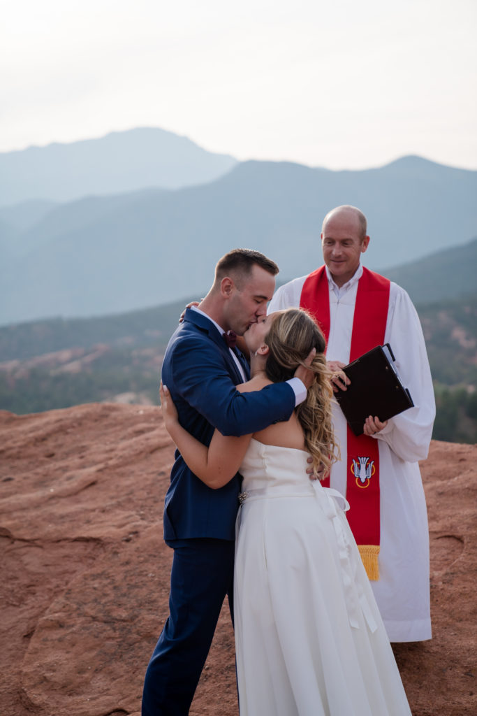 Colorado couple has first kiss at Christian elopement