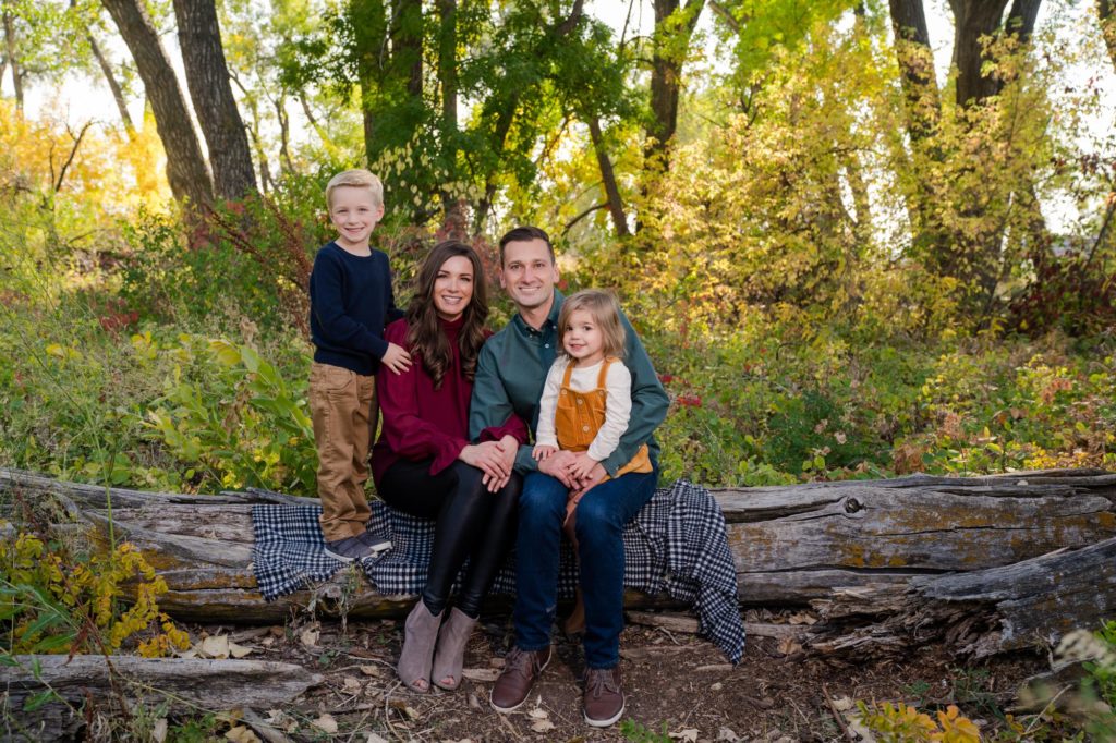 Colorado family sits for fall photographer