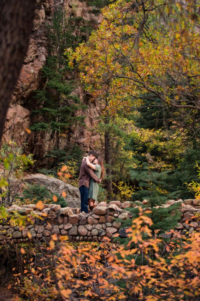 Colorado couple takes Cheyenne Canon Engagement pictures
