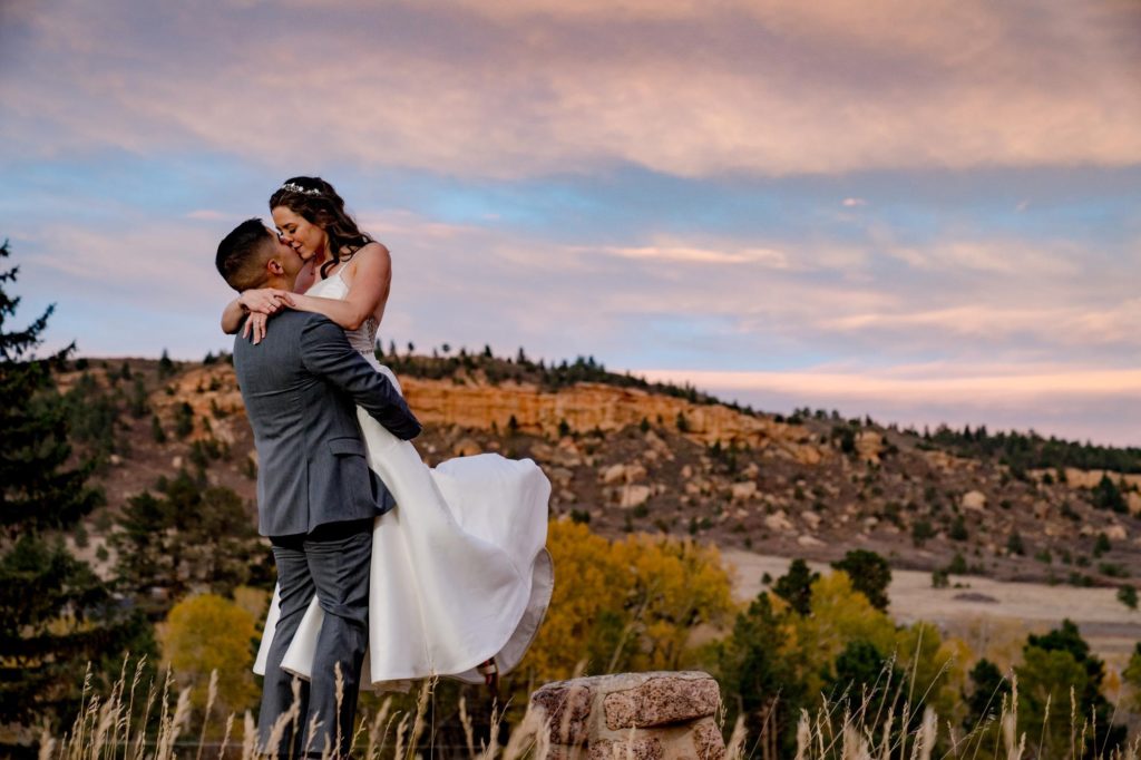 Colorado newlyweds embrace afterwedding at the historic pinecrest