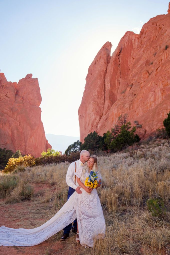 couple at red rocks on 2021 popular wedding dates