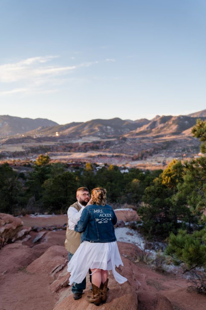 bride and groom elope in best Colorado location