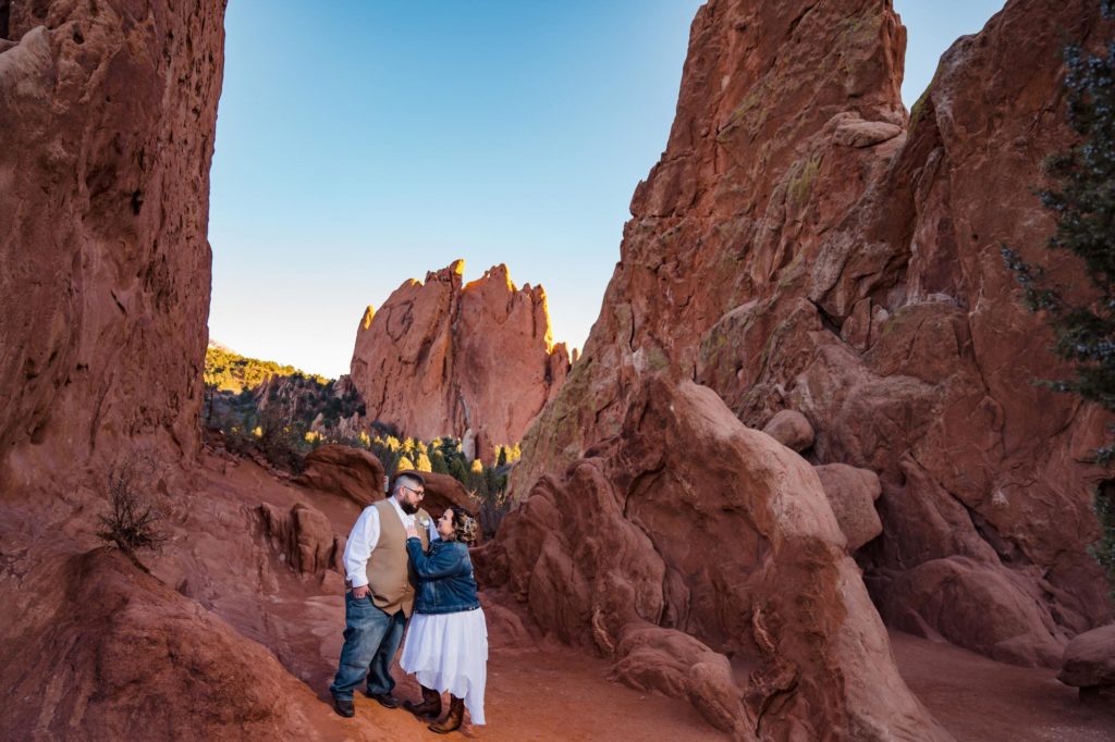 Colorado bride and groom elope with best vendors