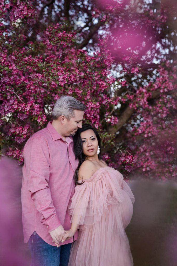 Colorado expectant mom and dad in maternity photography location