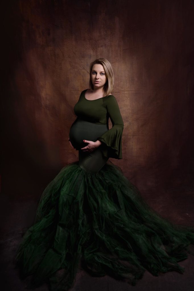 Pregnant woman at Monument portrait studio