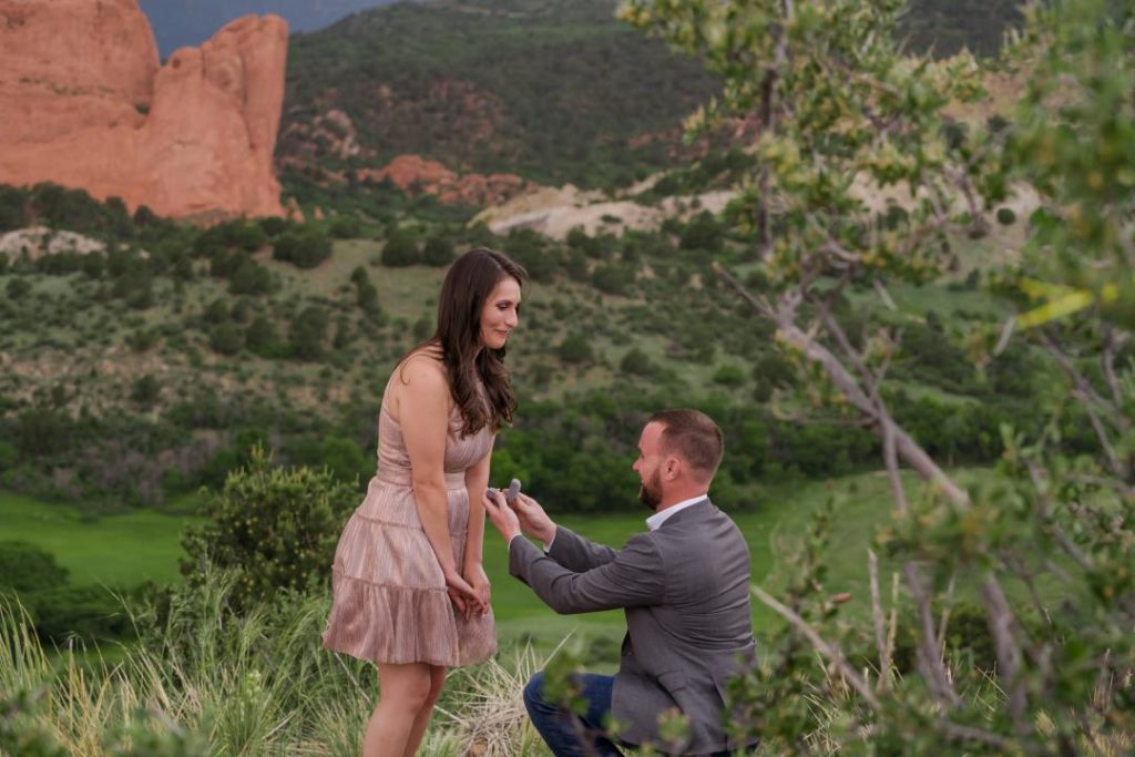 surprise proposal at Garden of the gods
