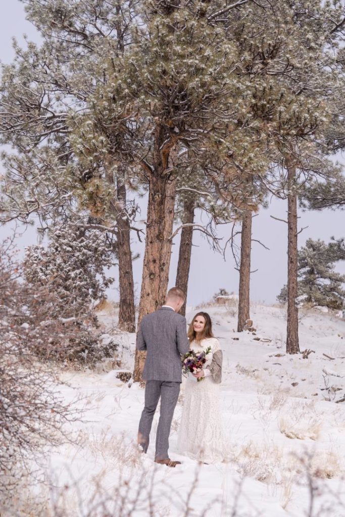 couple eloping in Mt Falcon Colorado